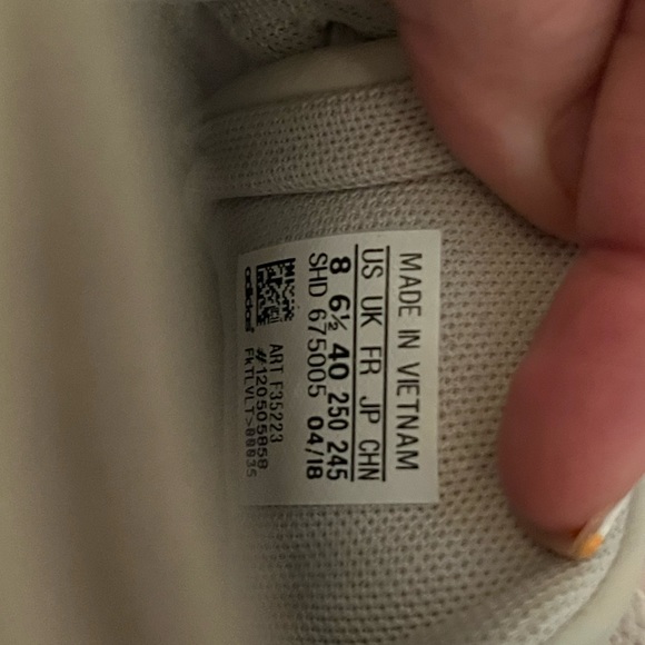 Adidas - Picture 3 of 3